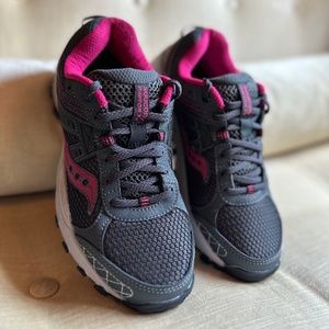 SAUCONY GRID RAPTOR TR 2 - WOMENS US 6.5